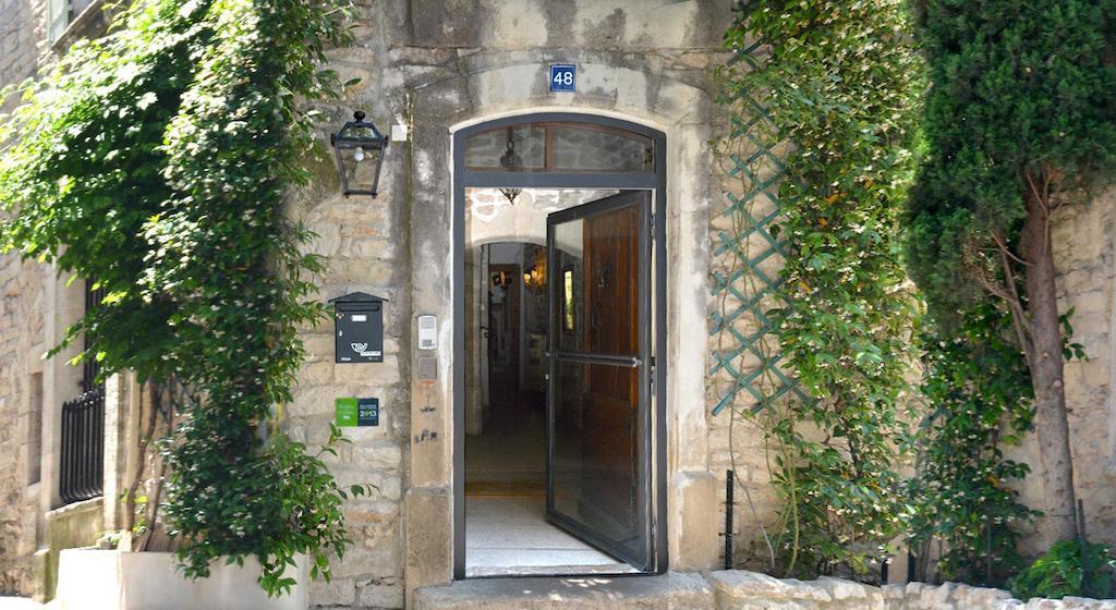 칼비송 Bed And Art B&B 외부 사진
